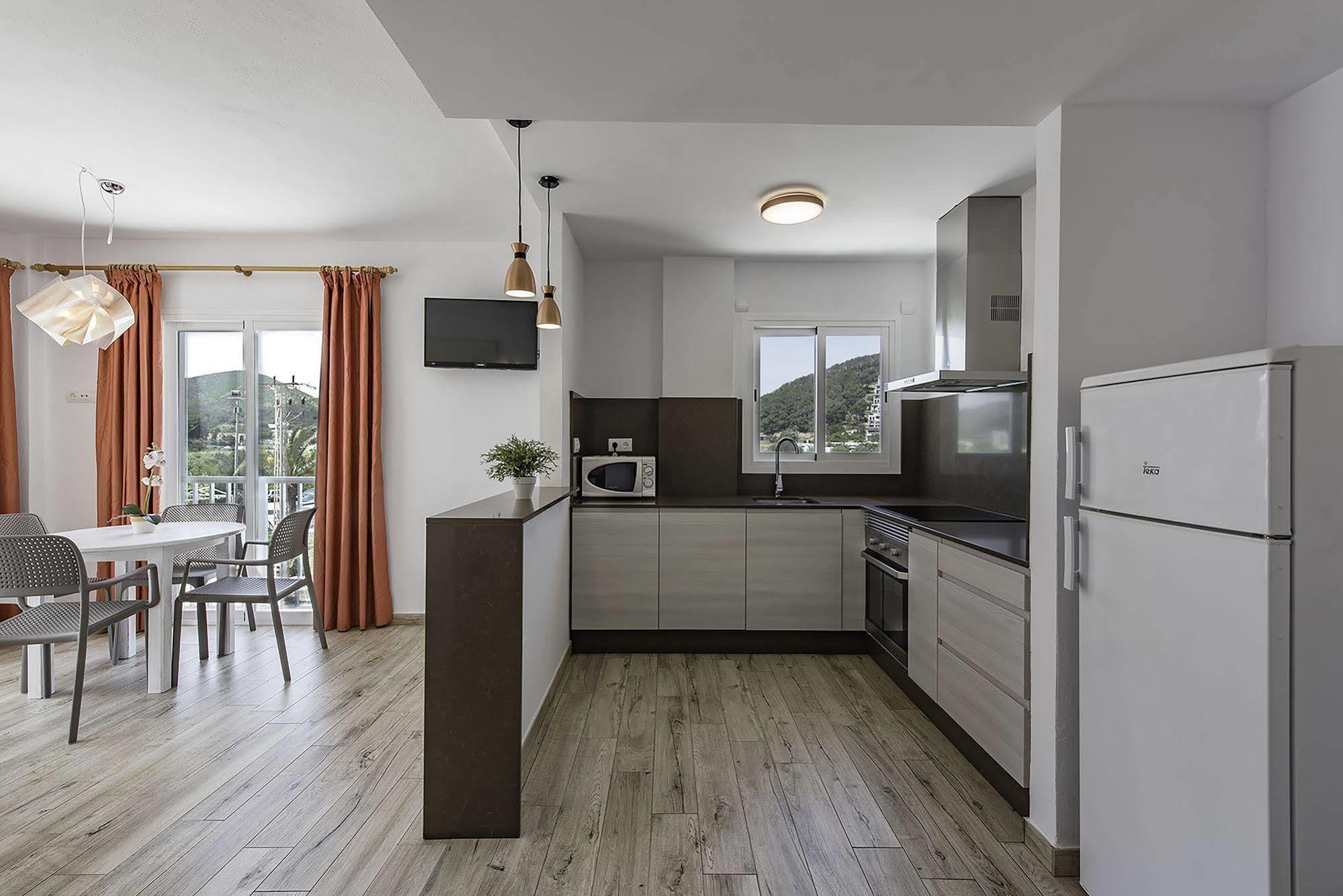 Typic Oasis Sa Tanca Apartment Cala Llonga  Exterior photo