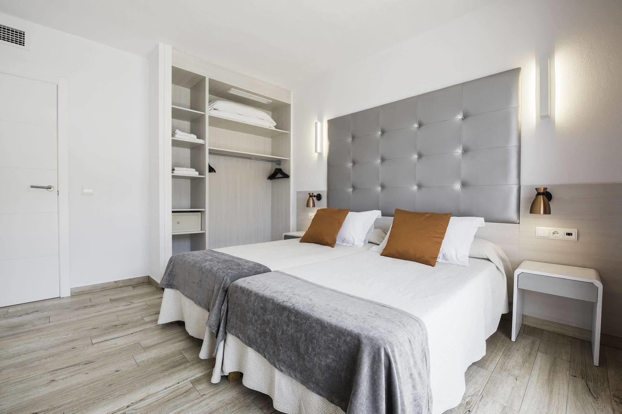 Typic Oasis Sa Tanca Apartment Cala Llonga  Exterior photo
